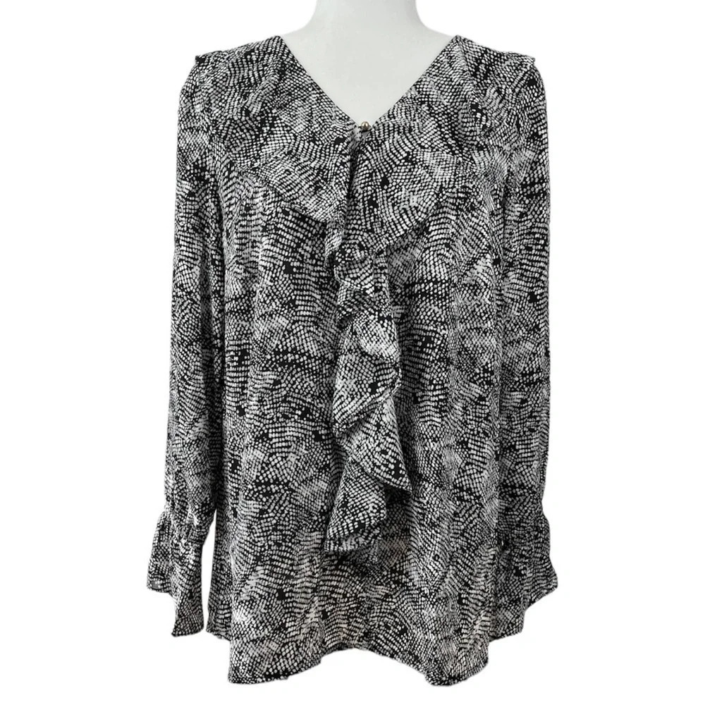 Roz & Ali Black and White Blouse
